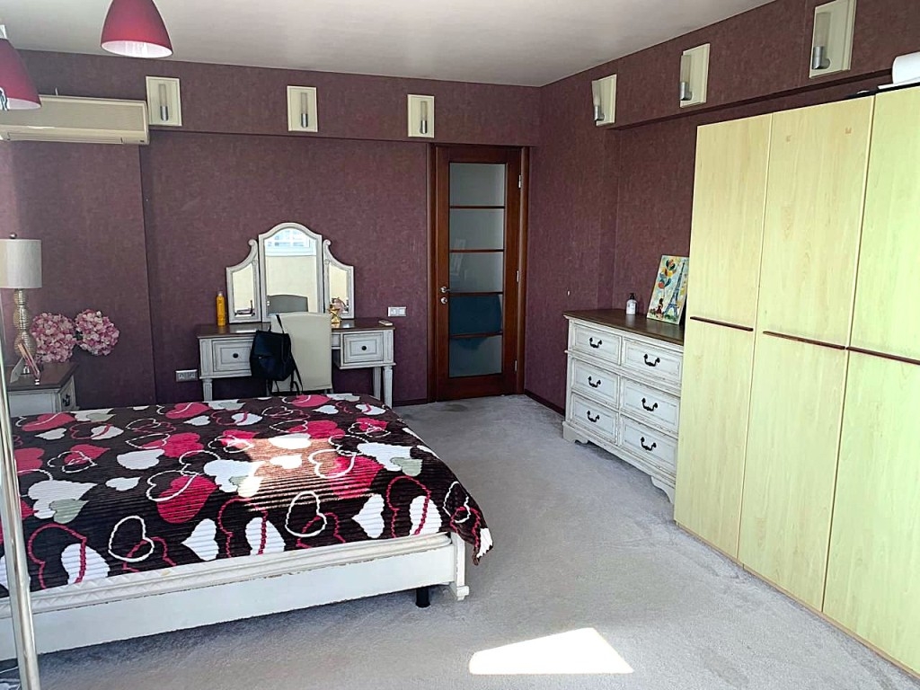 продажа многокомнатной квартиры номер A-174376 в Приморском районе, фото номер 18